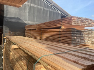 Ca. 18x Douglas Zweeds Rabat, 26x160mm, lengte 500cm